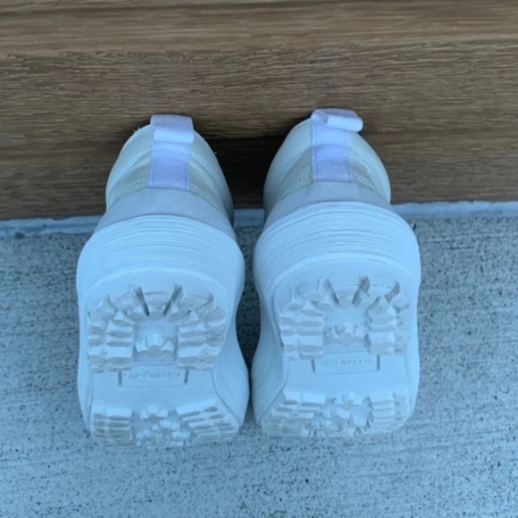 Authentic Jacquemus White 'Les Meuniers' Boots - Picture 11 of 15